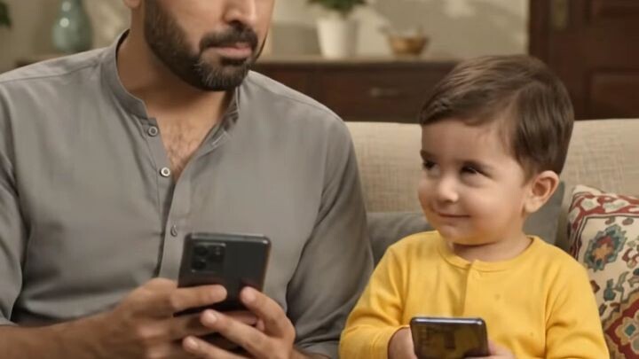 Title:🤣 Beta Ne Hotspot Ka Password Bata Kar Papa Ko Hi Bewaqoof Bana Diya!Description:Papa: “Passw