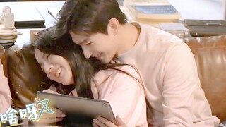 Yang Di | Holding hands, hugging, and cuddling like no one else is around—so natural! The behind-the