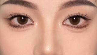 สอนเขียนอายไลเนอร์จากช่างแต่งหน้าที่มีประสบการณ์กว่า 10 ปี ข้อมูลที่เป็นประโยชน์ล้วนๆ!