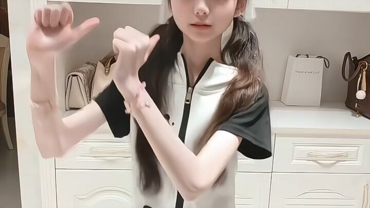 Cô nàng dễ thương loli