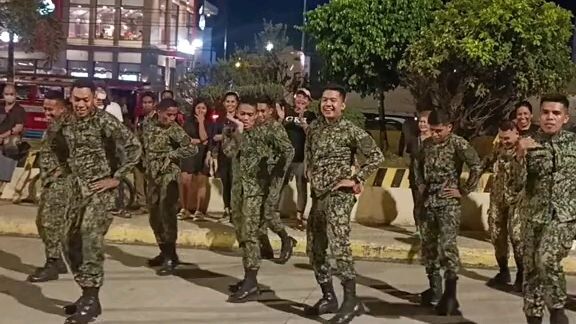 ting ting tang salute mga army♡