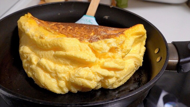 Making Souffle Omelette