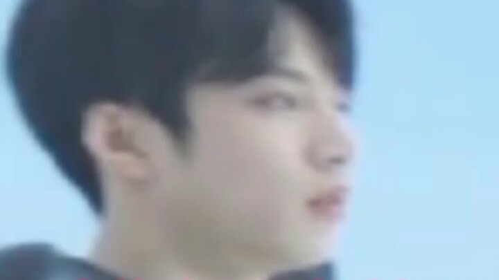 [Wenxuan] Some children roll their eyes when they quarrel.