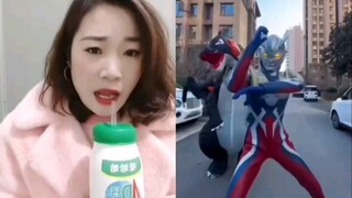 Ultraman nào đang nhảy?