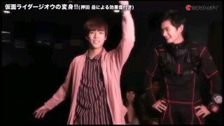 【假面骑士Zi-O】夫妻俩玩变身互相给对方嘴配腰带变身音效，两人又在秀恩爱了，好甜蜜啊