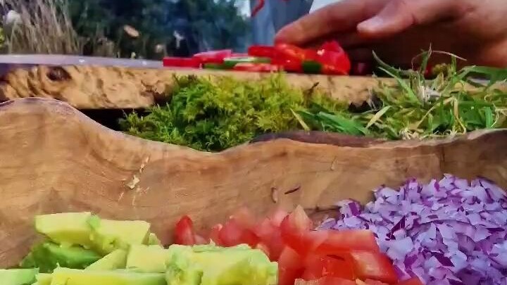 【Nấu ăn trên núi】Làm thế nào để chế biến món tương ớt ngon nhất giữa rừng?