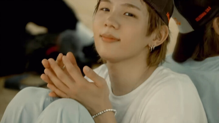 As soon as Shotaro starts dancing, he gets totally hooked—it feels like being drunk, hahahaha! But y