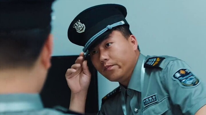 Ông chủ công ty có mạnh mẽ và quyền lực đến đâu cũng không thể mạnh mẽ bằng chiếc chổi lông gà trong