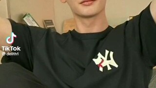 Lee Jong-Suk's younger brother.