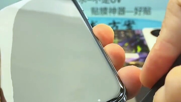 Full-glue tempered glass screen protector for curved screens