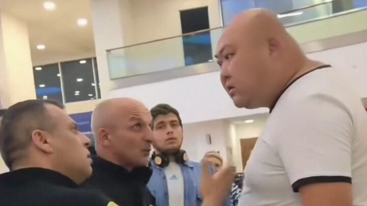 แค่หาเรื่องรังแกคนจีน แต่ดันเลือกคนที่เลือดร้อนที่สุดเข้าให้