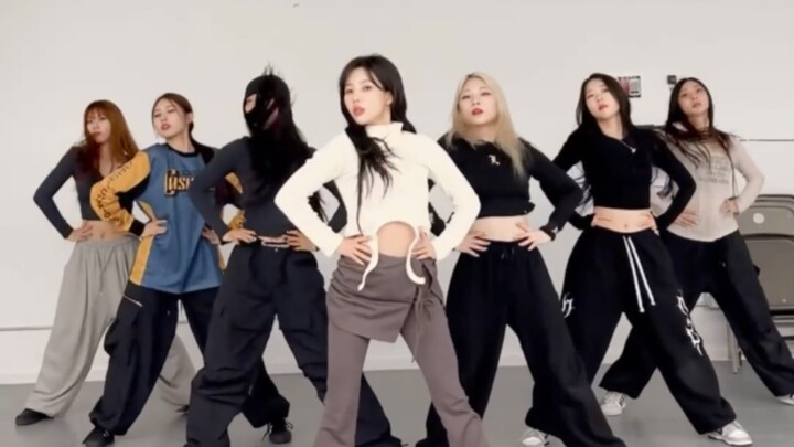 (G)I-DLE 231209 Soyeon I WANT THAT Dance Challenge