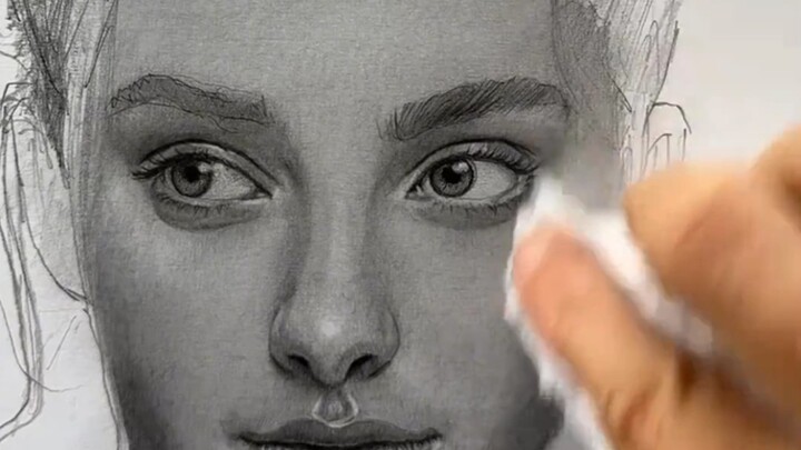 كم سيحصل هذا الرسم التخطيطي للرأس على علامة في امتحان الفنون المشترك لدينا؟