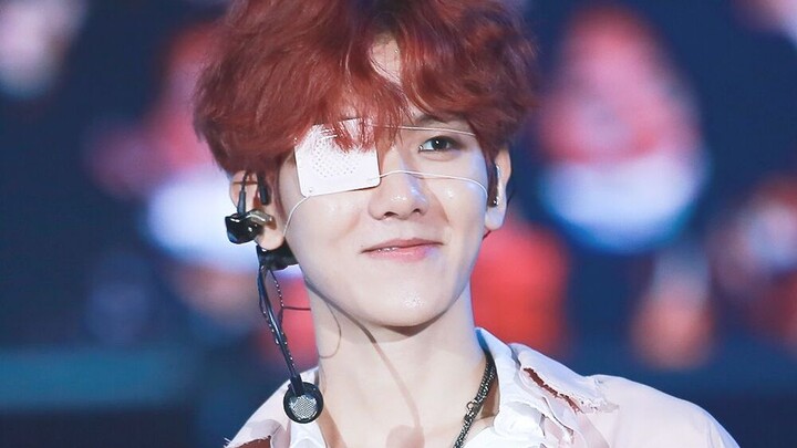 【Focus HD Lotte của Byun Baekhyun】Baekhyun đeo bịt mắt tóc đỏ đẹp xuất sắc, á á á!