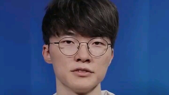 Faker’s two‑choice dilemma: If he’s available, he picks himself; if not, he picks Xiaohu.