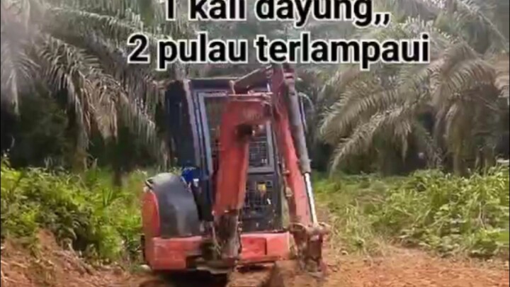 genius! membuat parit sekaligus timbun tanah