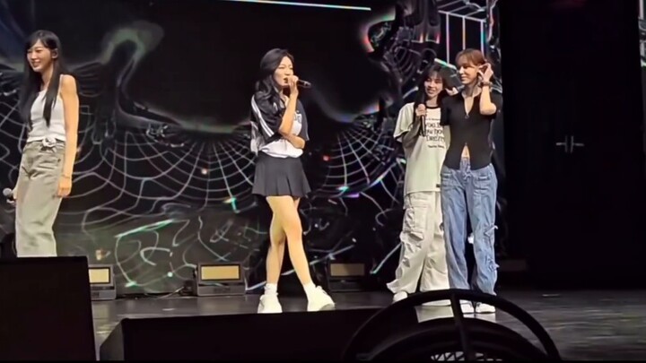 เสี่ยวหนิงของเราตะลึงไปชั่วขณะ และผู้ชมทั้งหมดก็เงียบเมื่อเธอเปิดปากพูด