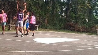 nakatawa kos anouncer. basketball interpurok