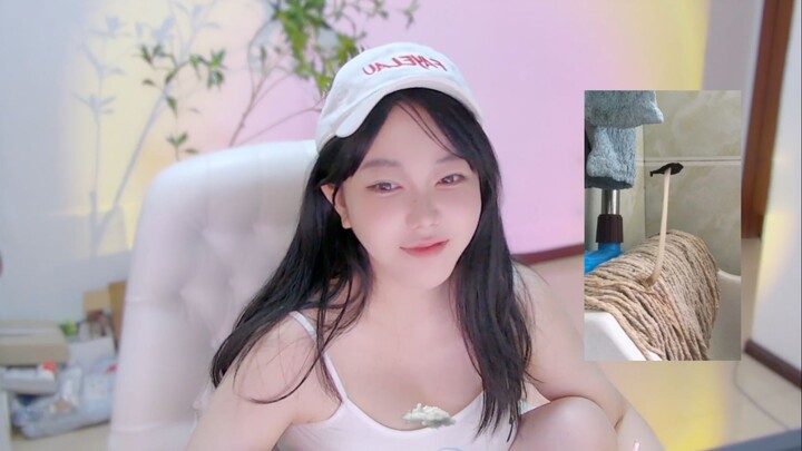 หลิวเฟยเอ๋อร์: ที่บ้านมีเห็ดขึ้นบนไม้ถูพื้นแล้ว ใครช่วยตรวจสอบหน่อยว่าเป็นเห็ดอะไร? กินได้ไหม?