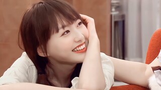 “เธอเป็นคนงี่เง่าและใสซื่อ” “แต่เธอก็หวานในวงการบันเทิงนี้มานานนับสิบปีแล้ว”