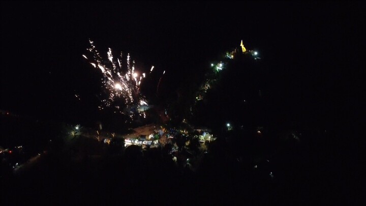 A stunning traditional temple fireworks display illuminating the night sky in Sri Lanka! 🎆✨ Experie