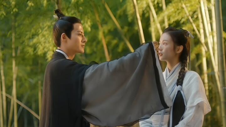 สีเสื้อผ้าของลู่หยวนจางเรื่อยๆ แต่สีเสื้อผ้าของเซิ่นปู้เหยียนกลับค่อยๆ เข้มขึ้น เพราะเขากำลังหลงรักล