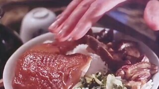 哪有人半夜送个鸡腿饭给你吃的