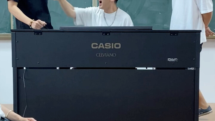 المدير تشانغ: لا تعبث في ملعبِي!