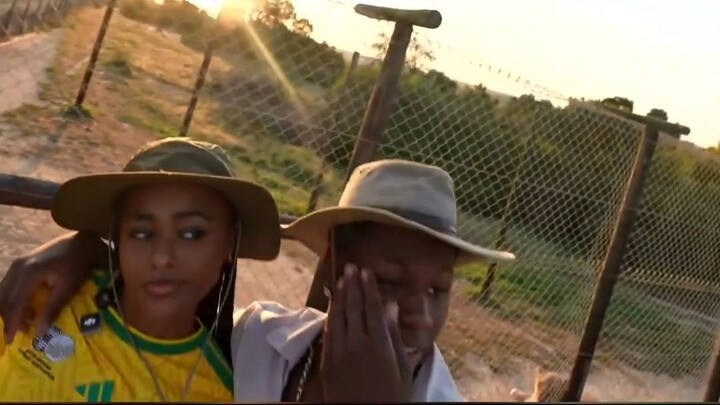 Rakai and Sydney, "Tyla's sister", visit the Safari in South Africa and gets charged by a lion