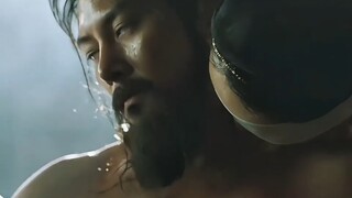 国王征战沙场回到皇宫，一群侍女就用独特的方法为其疗伤