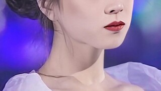 "Một nữ anh hùng đích thực của những câu chuyện bạo hành thời Showa! Cô ấy cắt cổ tay sâu đến mức lộ