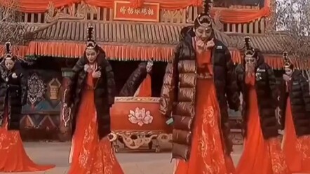 Detik sebelumnya gemetar ketakutan, detik berikutnya sudah siap tampil. @HangHang Group Buy Datang #