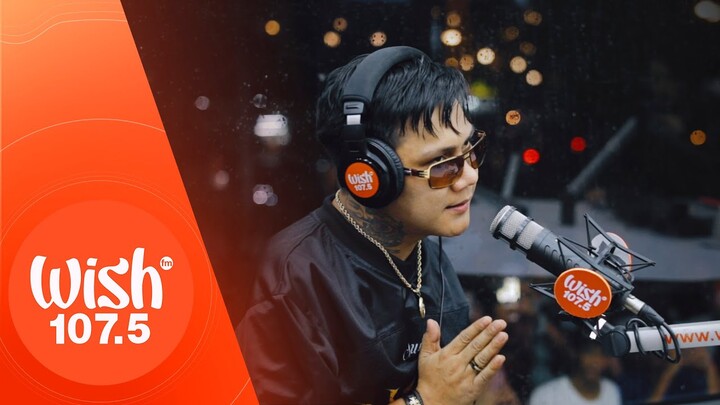 Smugglaz performs "Piging (Imbitado Ka!)" LIVE on Wish 107.5 Bus