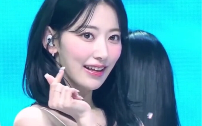 Main and official visual leaders in K-pop girl groups