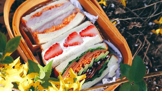 [Makanan]|Keladi+Abon+Stroberi= Sandwich!