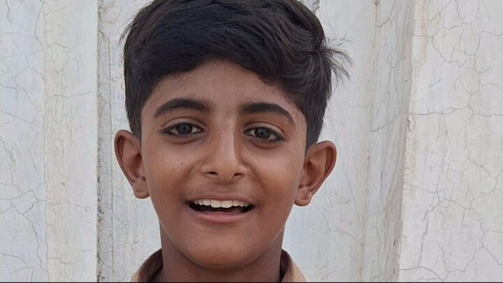 🎶❤️ Listen to This Little Boy’s Innocent Voice! 😍🎤✨
