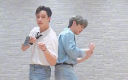 220623 Stray Kids ฟางชาน & ลีโนว์ ลีมินโฮ นักล่าก้นออนไลน์แล้ว