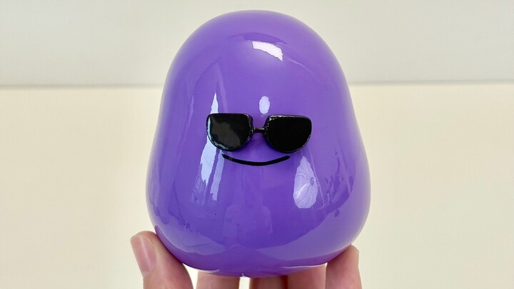 Made a little clay creation that can not only transform but also let out spooky screams!