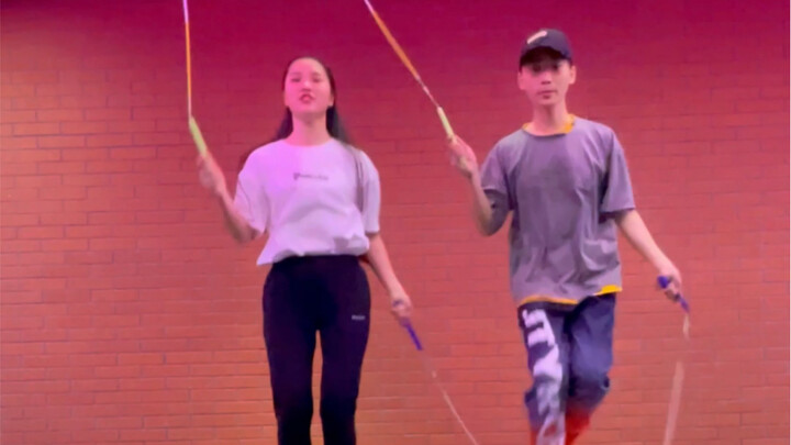 กระโดดเชือกแบบฟูจิ～การกระโดดแบบผลัดเปลี่ยนชาย-หญิง