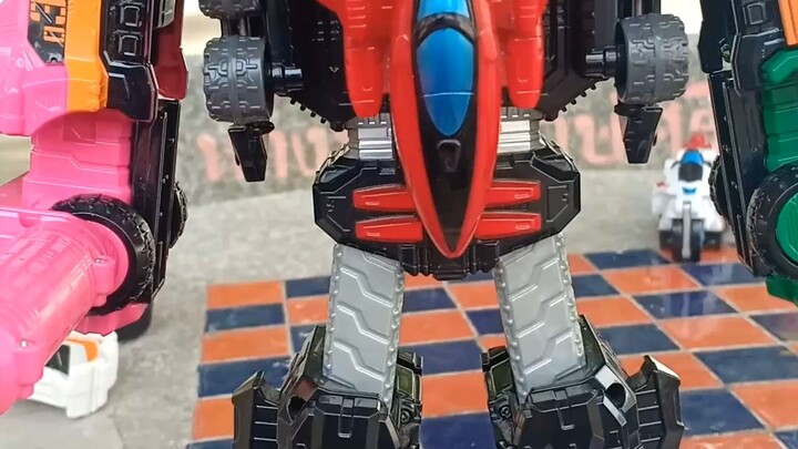 Robot cảnh sát mô hình gốc DX hensoku patkaiser