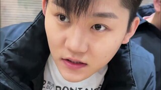 中午1点，老板端上面就自己睡觉去了