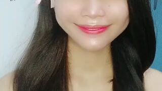 Host cantik