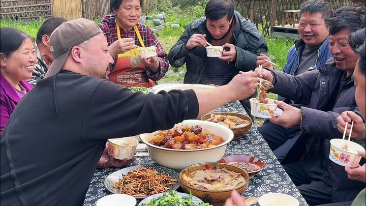 ปรับปรุงสวนหลังบ้าน ทำอาหารดีๆ ต้อนรับญาติพี่น้องและเพื่อนฝูงที่มาช่วยเหลือ