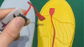 麻将套路有多深？，两个人总在一桌打牌而且总赢钱，他们俩也许就有活技，你看不出来，其实在鞋底，十赌九诈，不赌才是赢呀！注意注意！