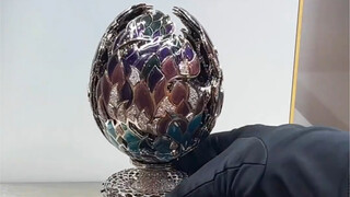 Cool Fabergé eggs—absolutely stunning the moment they're opened! Let's admire these jaw-dropping mas