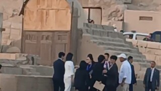 今天太幸运了!在金字塔看见韩国第一夫人!