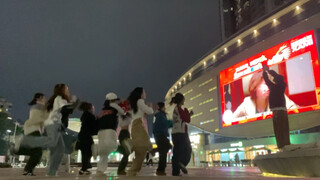 【easy】They were all doing their own thing, so why do they fit together so well?