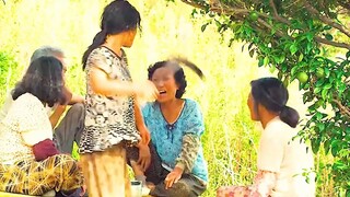 มันแย่แค่ไหนเมื่อหญิงสาวผู้เงียบงันต้องตกอยู่ในสถานการณ์สิ้นหวัง?