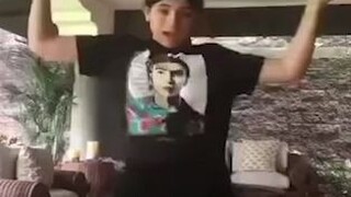Waka Waka eh eh~