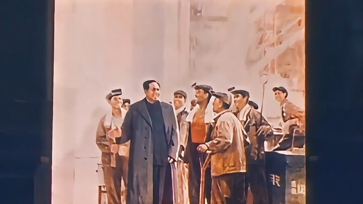 Angin musim semi datang terlalu cepat, sementara cita-cita tertinggal di era merah.